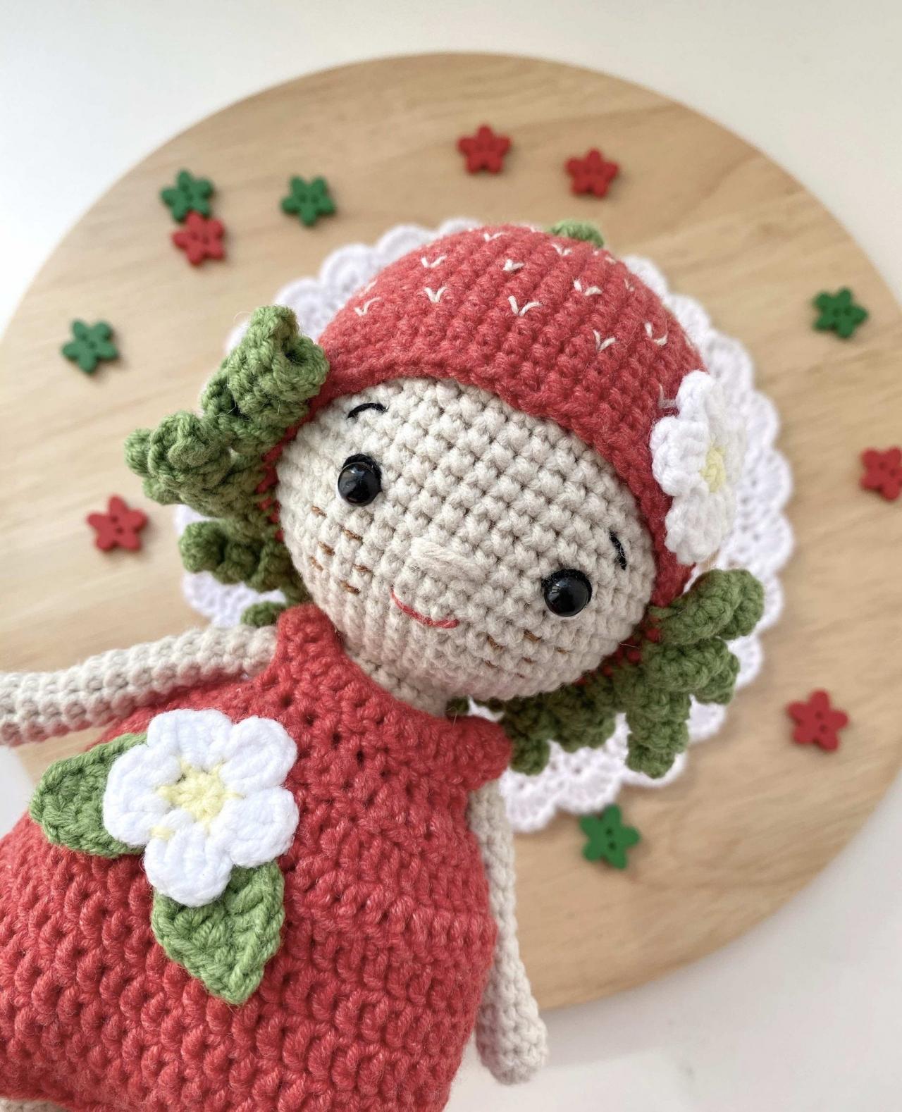 PATTERN Strawberry crochet doll Amigurumi doll Amigurumi plush pattern Crochet toy pattern Kawaii crochet gift Crochet plant Crochet berry