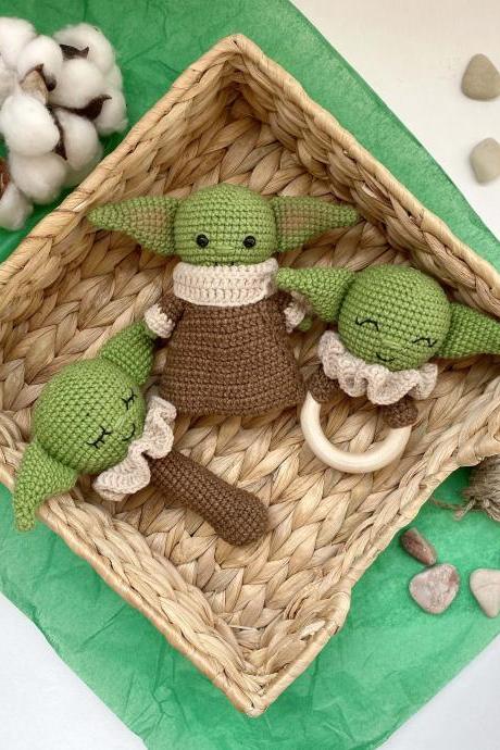 PATTERN 3 in 1 Crochet baby alien Crochet teething rattle Mandalorian Baby green alien amigurumi pattern Stars wars baby Plush pattern