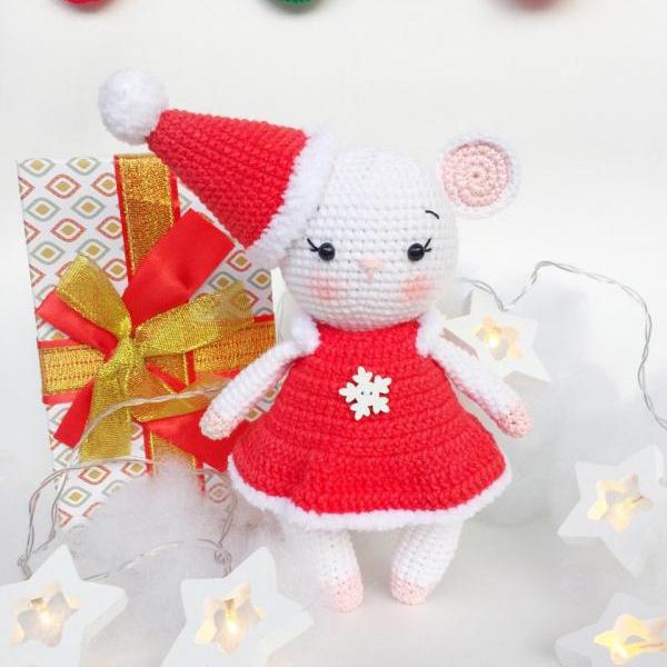 PATTERN pdf Crochet mouse Christmas crochet mouse White mouse Crochet animals Amigurumi mouse Easy Tutorial Mothers day pattern Mom pattern.